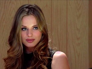 MILF Abbey Brooks erwischt ihre Jillian beim Blasen an Mr. Wylde,