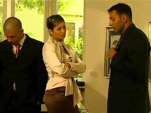 Zwei riesige Ständer für ein foxy bint