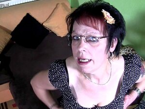 Deutsche Mutter träumt von hartem Schwanz