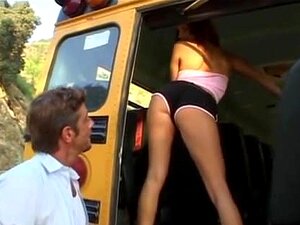 JACKIE MOORE SCOPATA DURAMENTE SULL'AUTOBUS DA RAFE