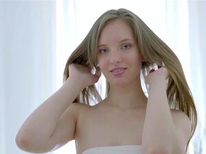 Callie in All Inclusive Massage, een all-inclusive massage