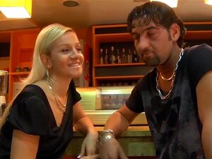 Spanisches Paar im öffentlichen Café