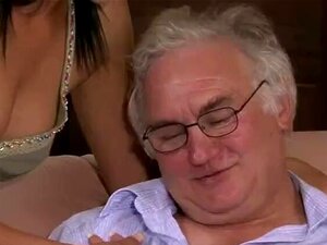 Seine frische Frau ist mit einem Fremden verlobt