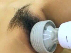 Yui Nakazato - Behaarte japanische Süße mit Sperma gefüllt