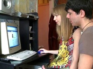 muukalainen nai ylellinen söpöläinen kauneus ennen hänen boyfrie