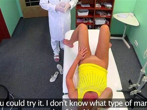 Europäischer Patient wird vom Arzt vollgespritzt. Europäischer