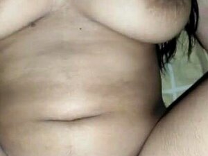 Ik neuk mijn stiefzus en kom in haar klaar