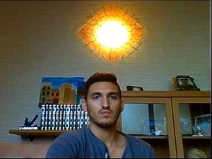 Sexy heteromannen laten hun hete voeten zien op de webcam. Bekijk hoe