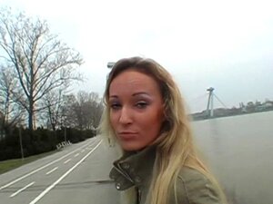 Bargeld für öffentlichen Blowjob