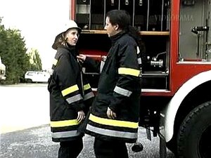 Andrea Obermeier fickt statt zu rauchen