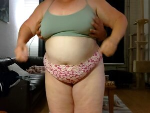 Große Schöne Frau Oma in Victoria Secret Hosen