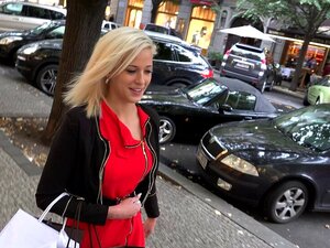 Denisa the Gold Digger är den