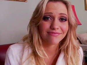 Treat of the Year Mia Malkova findet einen Ersatzschwanz. Während sie