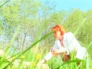 Geile fette Schlampe wurde draußen richtig durchgefickt