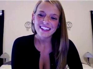 Врела плавуша студенткиња јебе своју