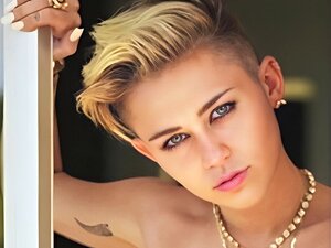 Versauter Promi, Miley Cyrus hat einige aufgedeckte Bilder, die für