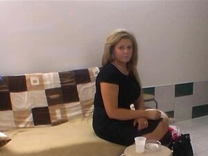 Kulissien takana hauskaa tšekin pullean blondin kanssa
