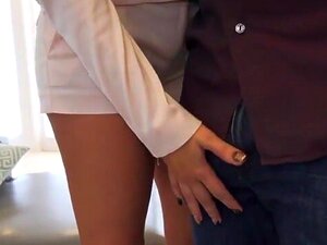 Una splendida milf con belle tette viene scopata