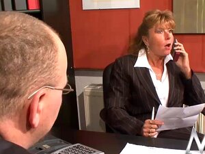 Diese reife Deutsche lässt sich für ihre Pussy bezahlen. Du wirst