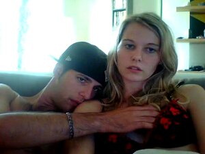 Süßes Paar wird langsam geil und fickt, Sie beginnen mit Reden und