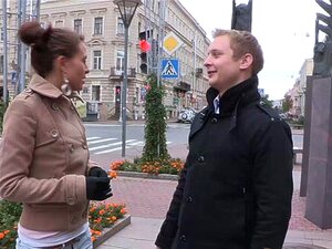 Frag nach Ziffern und hol dir Muschi!. Dieser Typ fragte eine süße