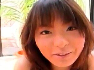 Söpö seksikäs aasialainen mimmi panemassa