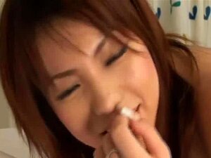 Erotisches japanisches Mädchen MAY