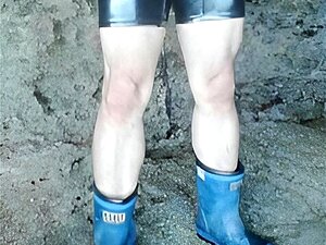 日々のオナニー 9/24 休日は海岸の洞窟でお楽しみ