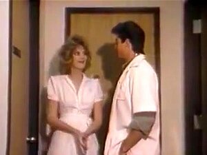 Kinky Krankenschwester wird in allen Posen durchgebohrt. Ein echtes