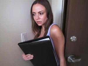 Johnnys Stiefeltern haben ihm einen Tutor geschickt, der ihm hilft, in