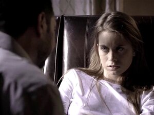 Perverser Psychiater lockte eine unruhige, süße Schlampe zum Ficken.