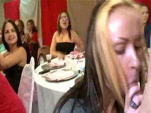 02 Cougar calde succhiano cazzo fresco da spogliarellista!16