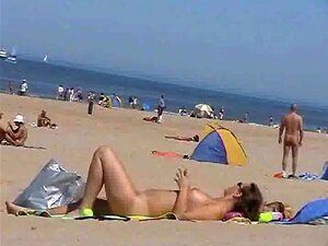 Haulover Beach Miami Florida 15, Süße Blondine und Brünette sonnen