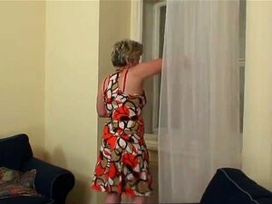 Eenzame oma neemt grote lul