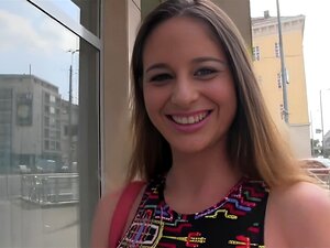 Breasty euro schluckt Sperma für Geld