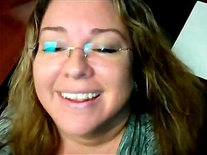 Erlebe, wie eine mollige MILF ihn lutscht