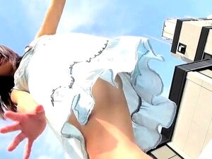 Süße heiße Braut zeigt ihre glatzköpfige Fotze im Freien unterm