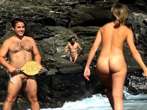 Carol Goldnerova sexy Strand striptease