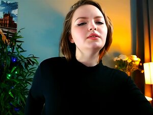 Lihava kaunotar näyttää ruumiinsa 100% jännityksellä