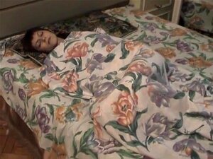 Meine heiße Braut hat eine schöne Pause im Bett, ich habe ein sehr