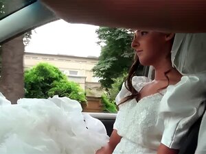 Geile Braut rennt von der Hochzeit ab, um einen völlig Fremden zu