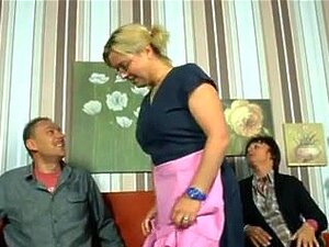 Découvrez l'excitation d'un ménage à trois avec des personnes