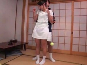 Marika Tsutsui, Mio Fujii, Erika Nishino und ihre Frau gingen zum