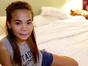 Fette Ladung Schwanz verwöhnt unglaubliche Babe. Ihre Lippen um einen