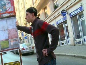 Sexy Plumper verführt einen frischen Typen von der Straße