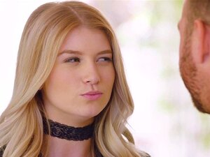 Mein bester Freund. Arya merkt, dass er sie anmacht, und es ist ihr