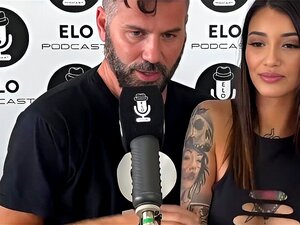 LILACK NÄYTTÄÄ TANGAT MAUSTEISESSA HUONEESSA ELO-PODCASTILLA