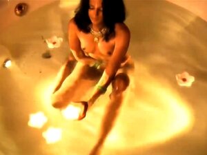 Danseuse exotique et sensuelle