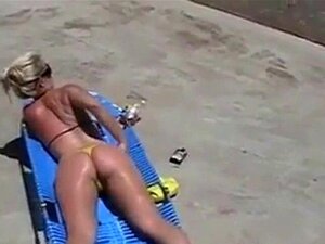 Segarsi con la sua 2 bionda. Si masturba con le sue 3 bionde