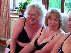 AgedLove Drei reife Damen besetzen einen Schwanz